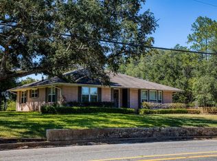 5000 Main St, Chappell Hill, TX 77426