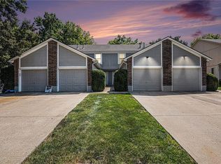 205 SW Pinetree Ln APT C, Lees Summit, MO 64063