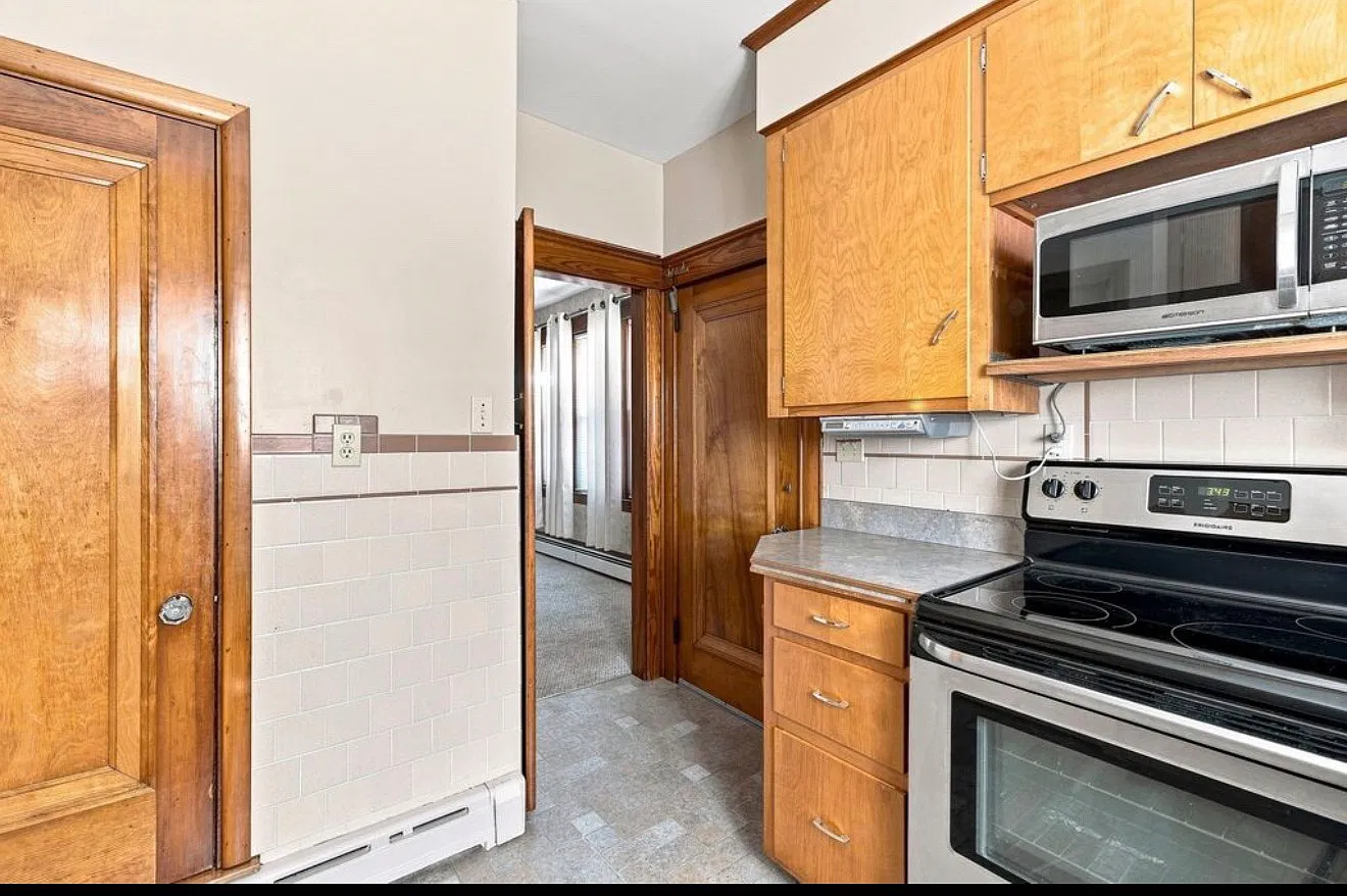 3 bed, 3800 sqft, $1,175 — Photo 2