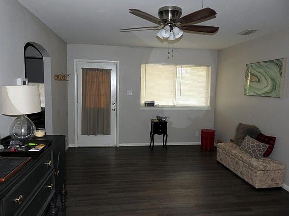5th image of 2518 Crestbrook Ln