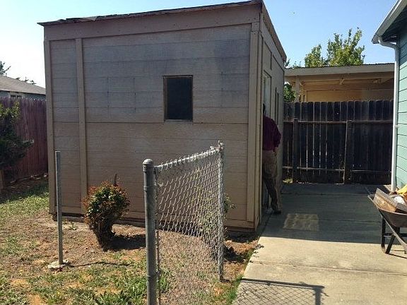 3rd image of 143 Wisteria Dr