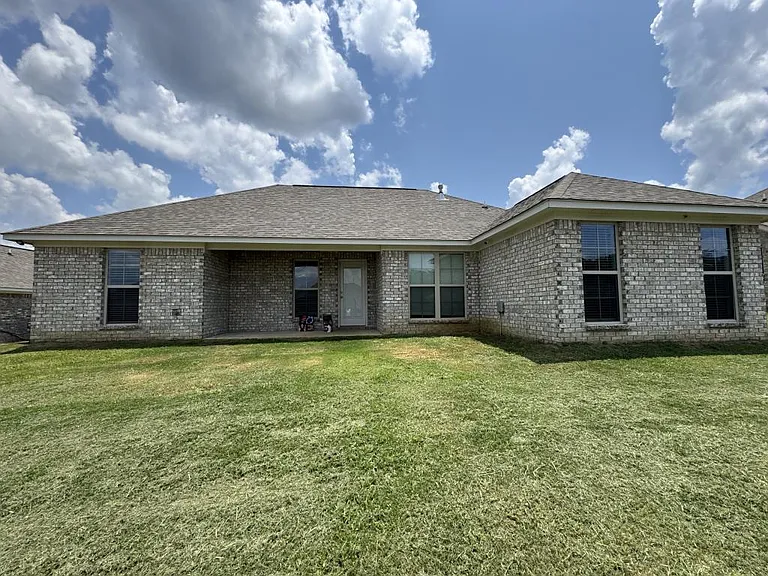 224 Hemingway Cir — Photo 12