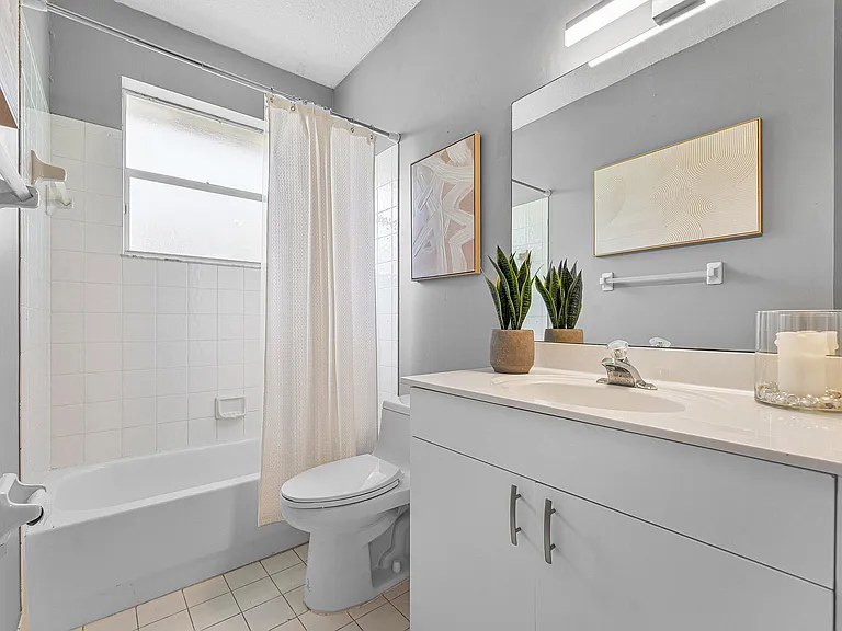 7235 NW 63rd Ter — Photo 31