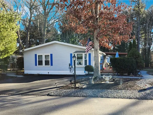65 Lear Dr, Coventry, RI 02816