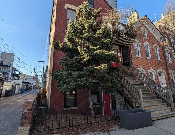 916 N Noble St #2F — Photo 1