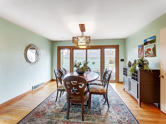 5th image of 407 S Kenilworth Ave