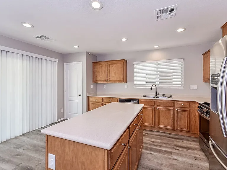 7620 Emerald Ridge Ct — Photo 9