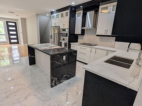 4th image of 2099 Dufferin St