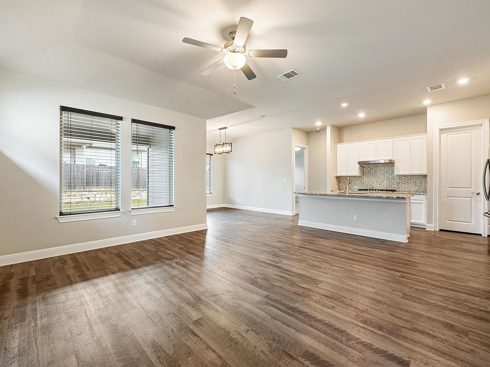 1st image of 121 Birkshire Dr