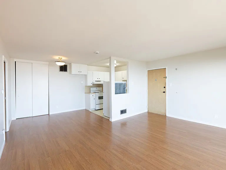 96 Crestline — Photo 3