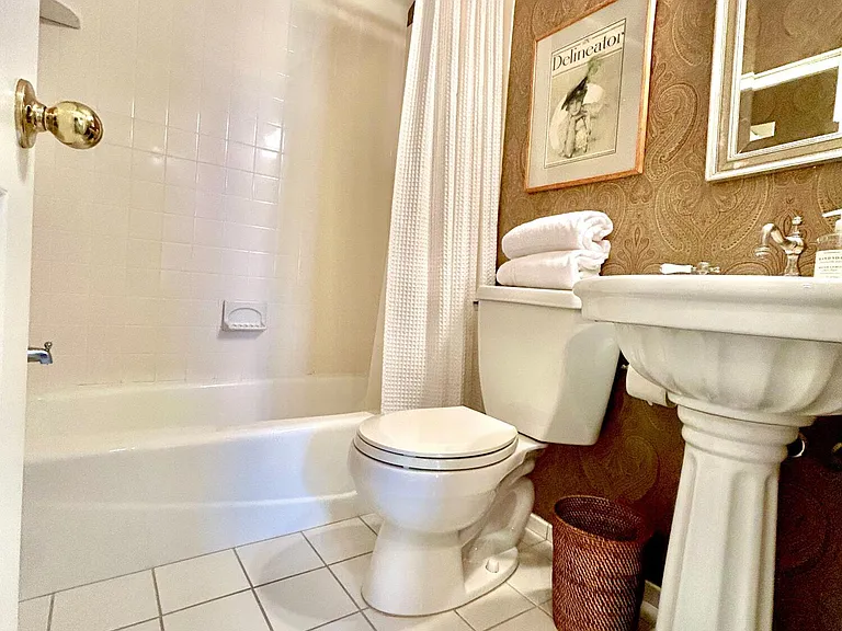 208 Passaic Ave — Photo 11
