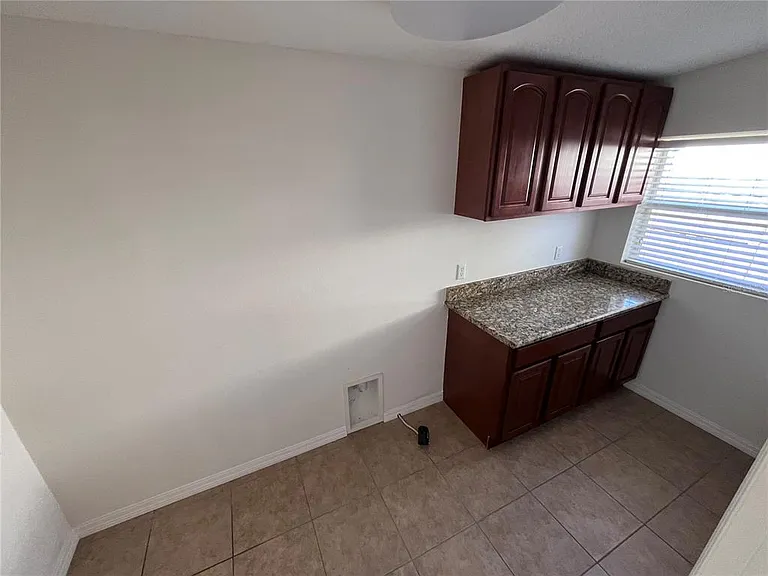 1724 Peruvian Ln — Photo 14