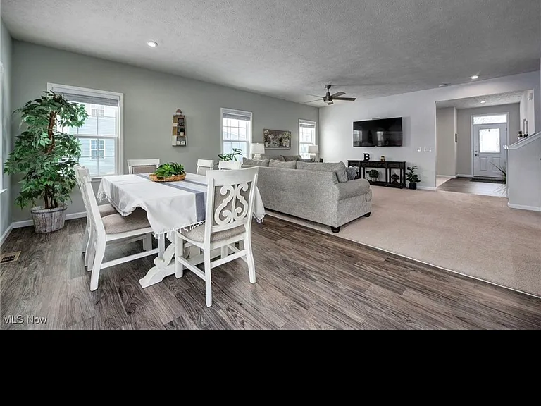 9206 Winfield Ln — Photo 5