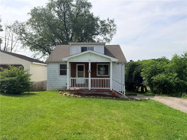34 W Lewis St, Struthers, OH 44471