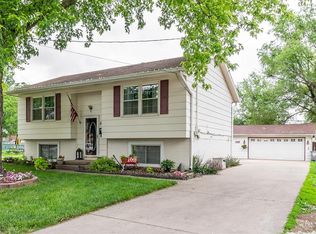 813 E 22nd St, Des Moines, IA 50317
