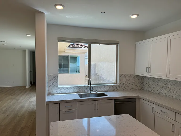 1533 Painted Cave Ave — Photo 5
