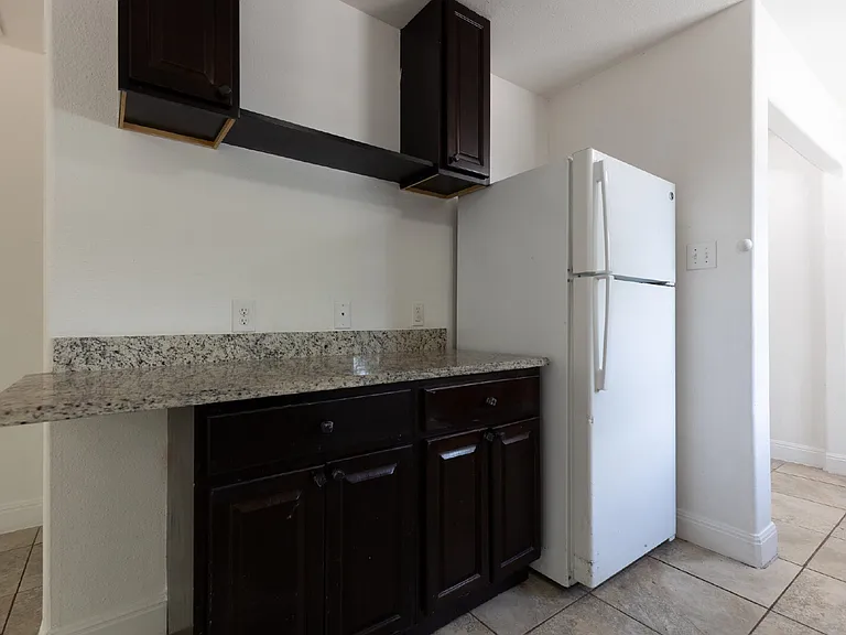 601 Coleman St #2 — Photo 22