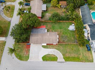 4693 Wenhart Rd, Lake Worth, FL 33463