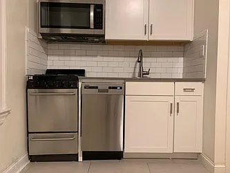 Rented by Hillel Realty Group