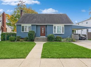 2436 Hudson St, East Meadow, NY 11554