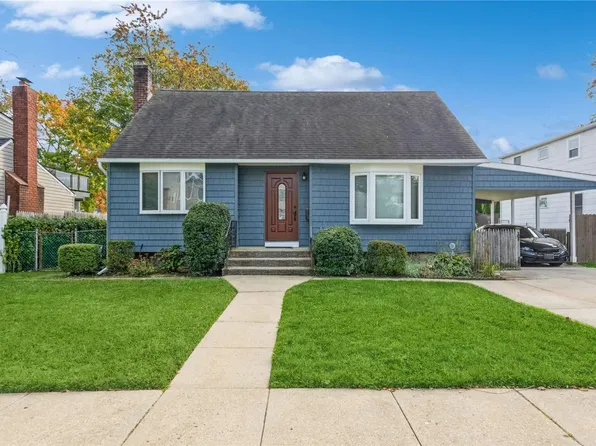 2436 Hudson Street, East Meadow, NY 11554