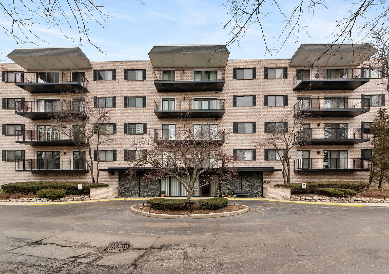 1S150 Spring Rd APT 2D, Oakbrook Terrace, IL 60181 Zillow