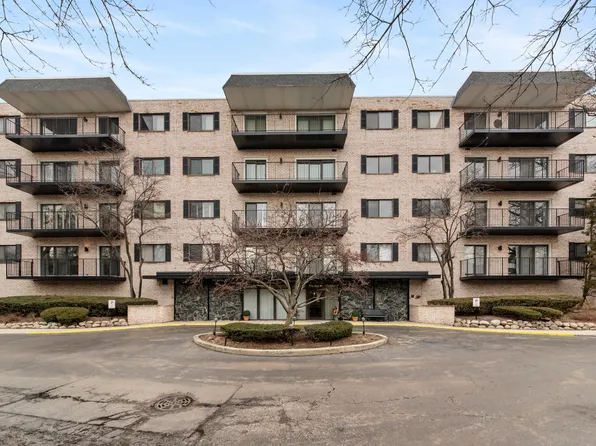 1S150 Spring Rd APT 2E, Oakbrook Terrace, IL 60181