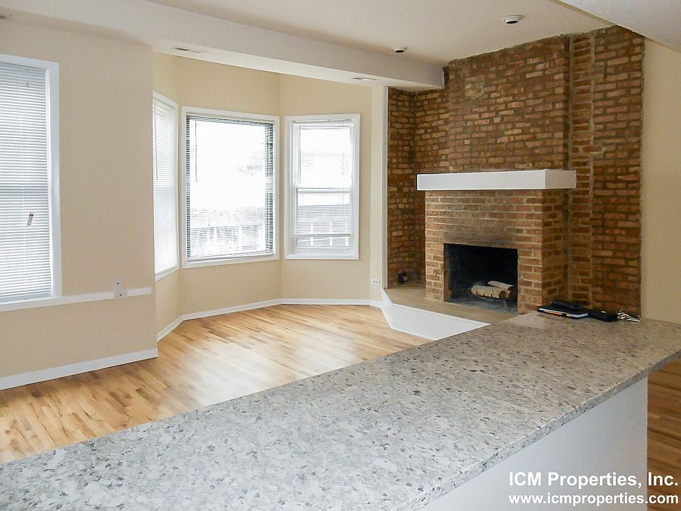 1st image of 2523.5 N Lincoln Ave #C2