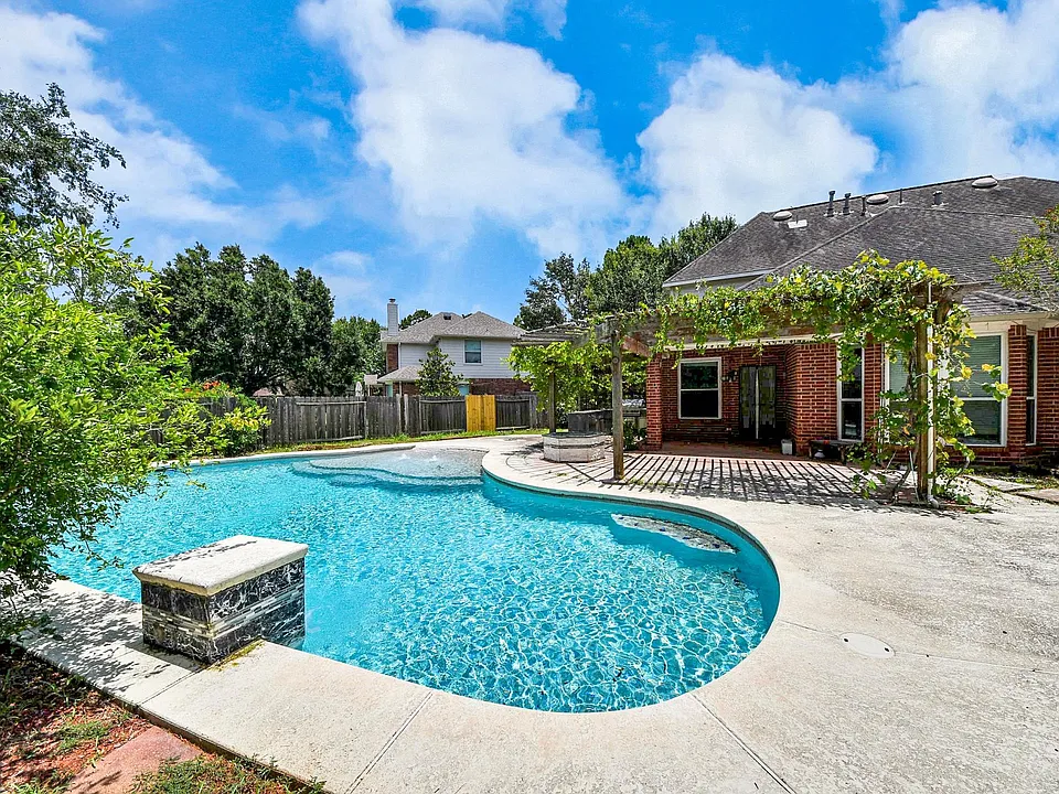 20510 Pioneer Bend Ct