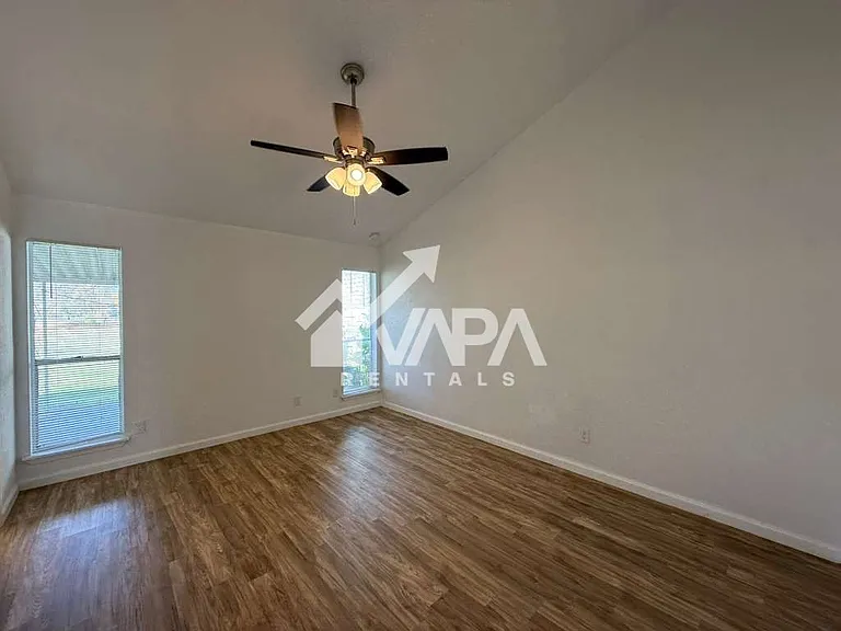 5019 Starfire St — Photo 12