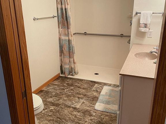 First floor bedroom bathroom.