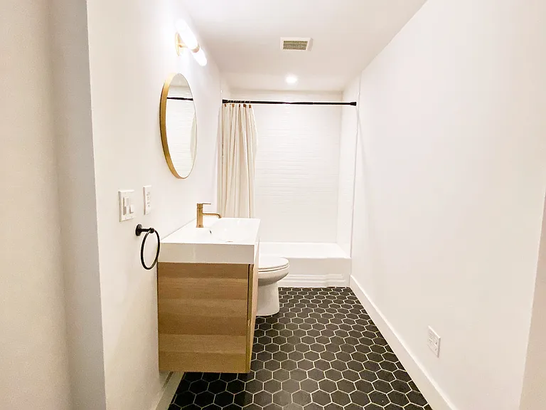 1133 Berkeley Dr — Photo 15