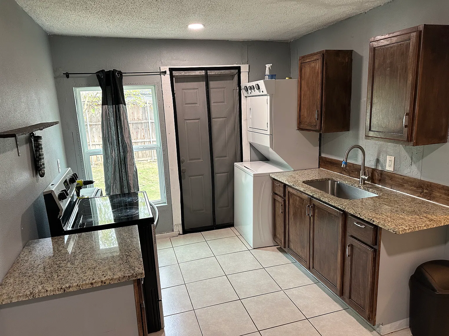 1 bed, 750 sqft, $1,300 — Photo 3