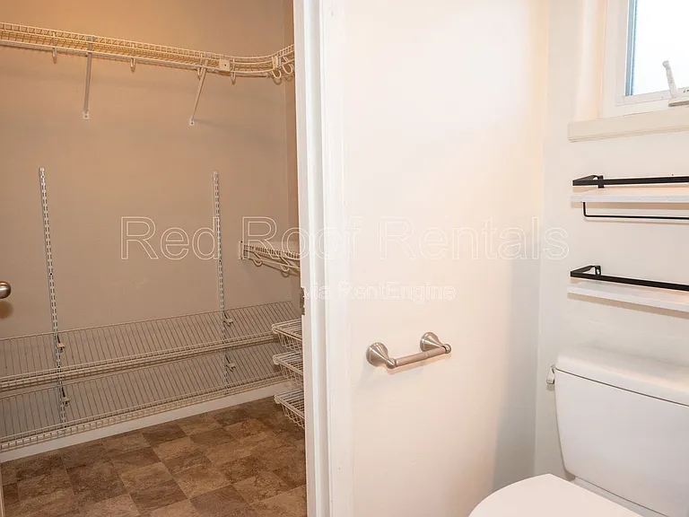 4840 N 8th St — Photo 30