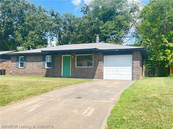 102 Gama Cir, Roland, OK 74954