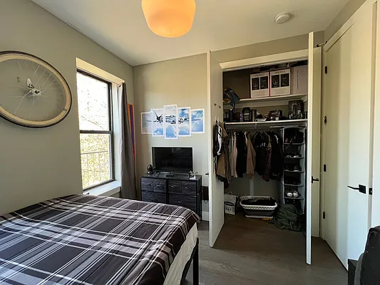 Rented by Pear NYC LLC | media 41