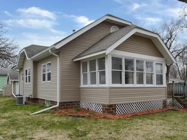 602 S Jones St, Algona, IA 50511