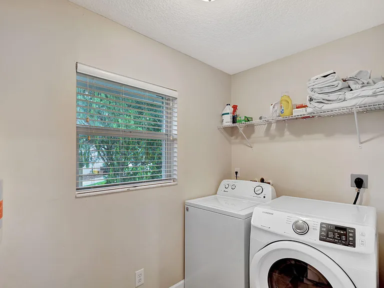 13814 Yarmouth Dr — Photo 22