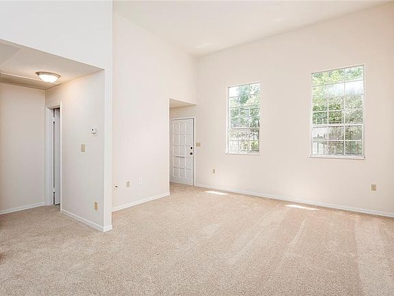 4th image of 210 S Summerlin Ave