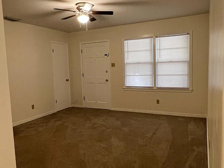 218 Glen Oaks Rd — Photo 12