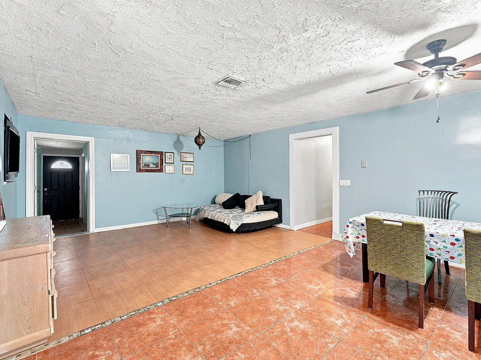 3 bed, 2.0 bath, 1551 sqft, $2,500 — Photo 4