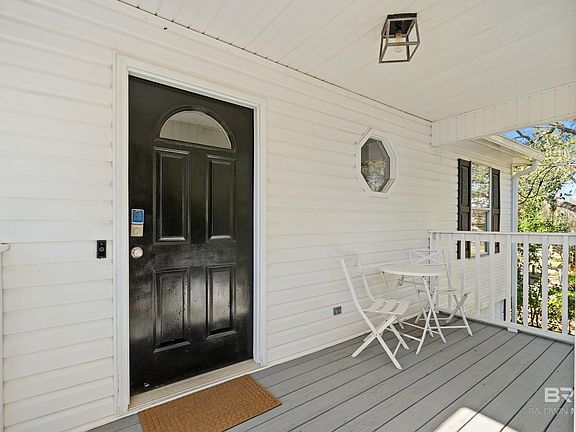 3rd image of 9581 Bay Rd S