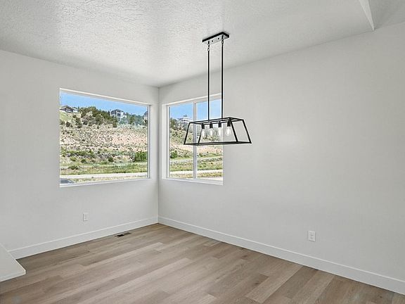 5th image of 714 S Liberty Cove Dr