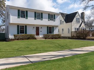 809 Euclid Ave, Glen Ellyn, IL 60137