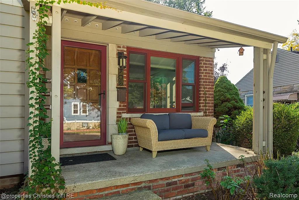 3 bed, 2.0 bath, 1976 sqft, $2,900 — Photo 2