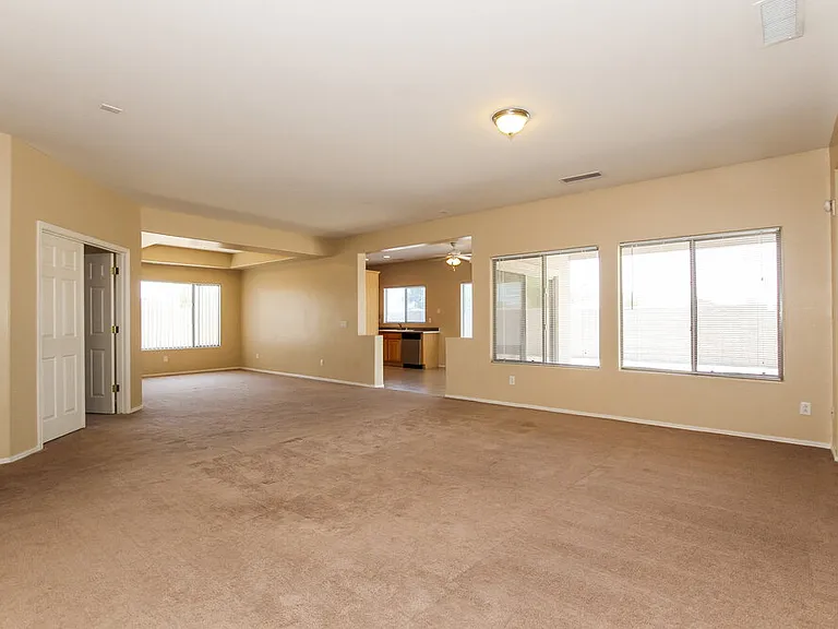 5245 W Bowker St — Photo 2