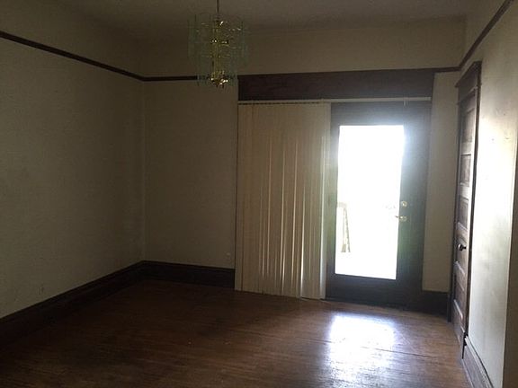 5th image of 1918 Summit St