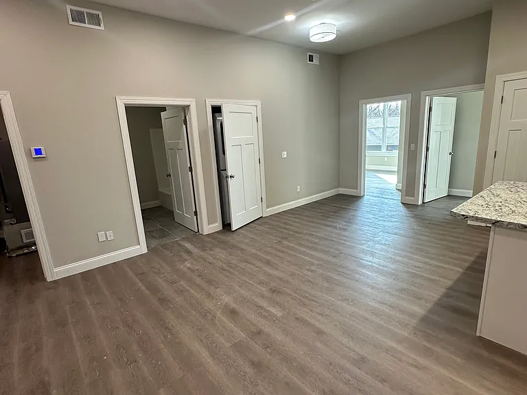 567 Dupont Rd #303 — Photo 2