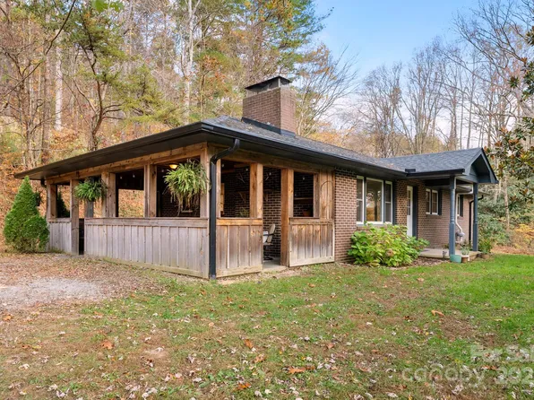 1521 Terrys Gap Rd, Hendersonville, NC 28792
