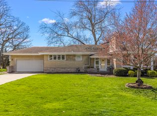 11311 Tecumseh Ln, Indian Head Park, IL